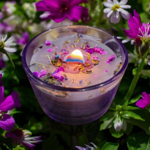 🆕♡ Handmade Lavender Scented Candle With Crystal Pendant & Bamboo Lid 2 Left - Picture 4 of 16